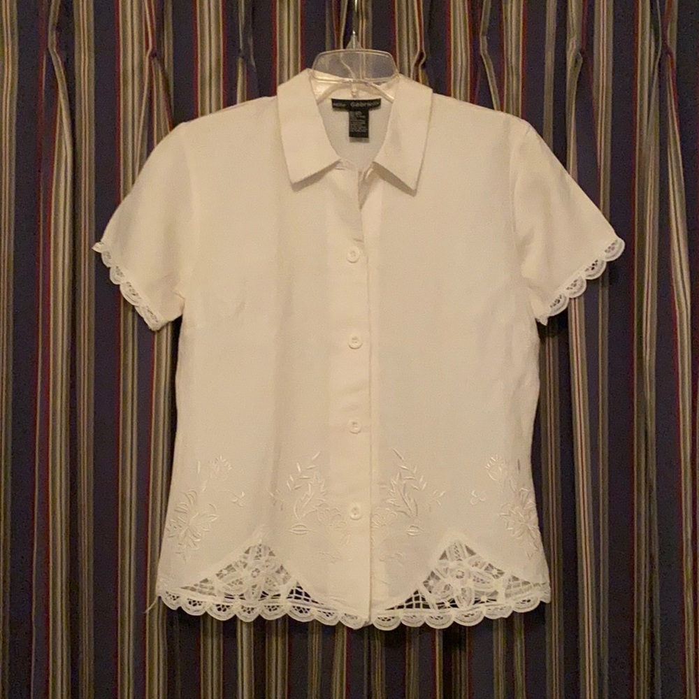 Linen blend half sleeve blouse.